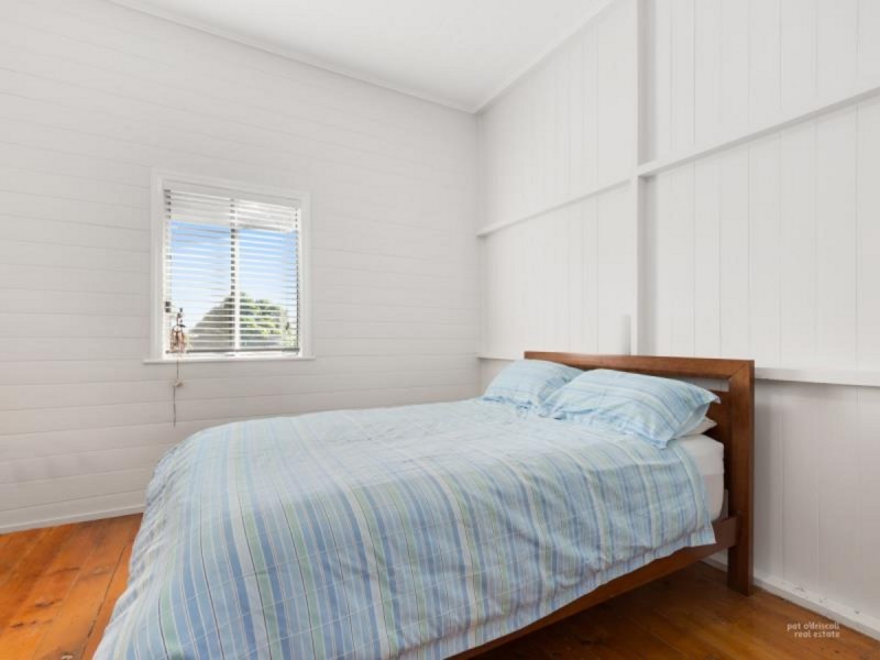 8 Thackeray Street, Park Avenue QLD 4701